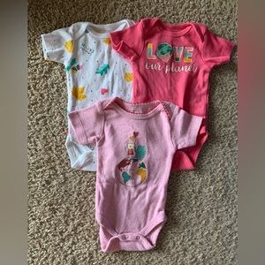 ✨3/21✨3-Pack “Love the Earth” themed onesies from Koala Kid in NB